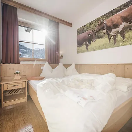 Kinderbauernhof Scharrerhof * هولرسباخ ام بنزغ